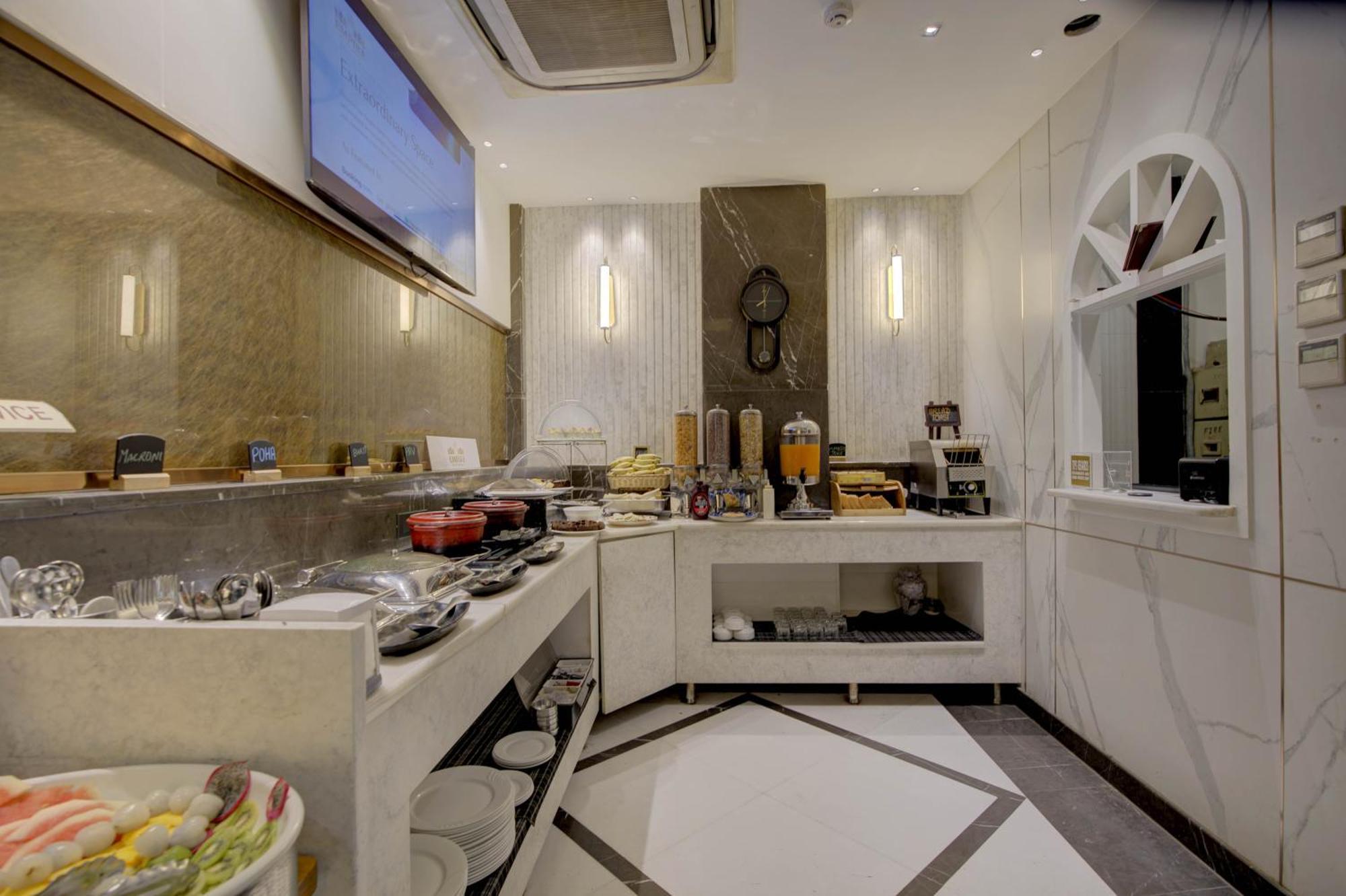 Hotel Delhi 55 -City Center New Delhi Eksteriør billede