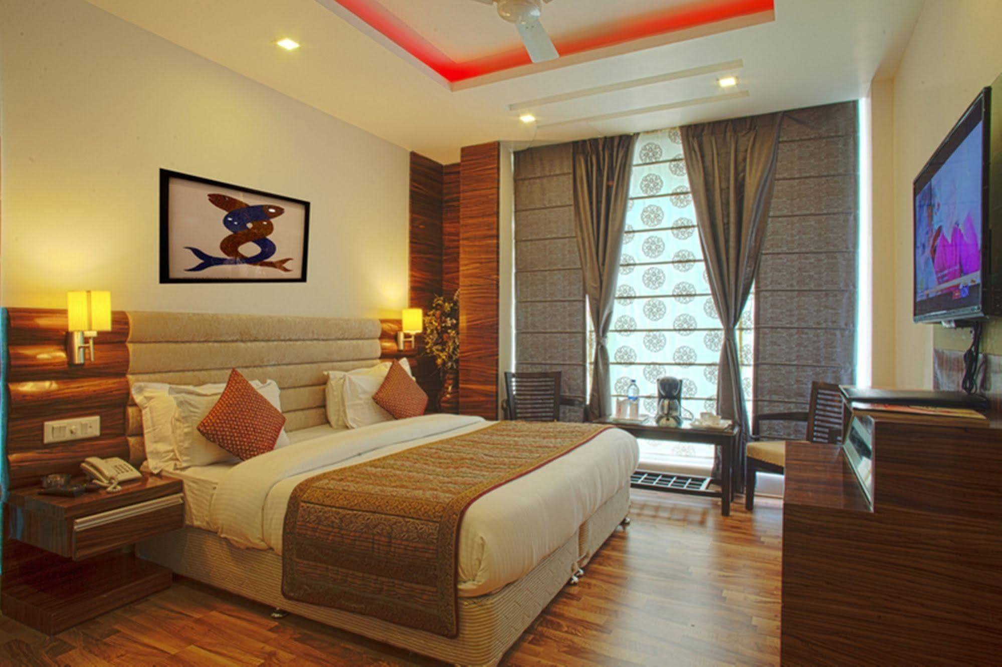 Hotel Delhi 55 -City Center New Delhi Eksteriør billede