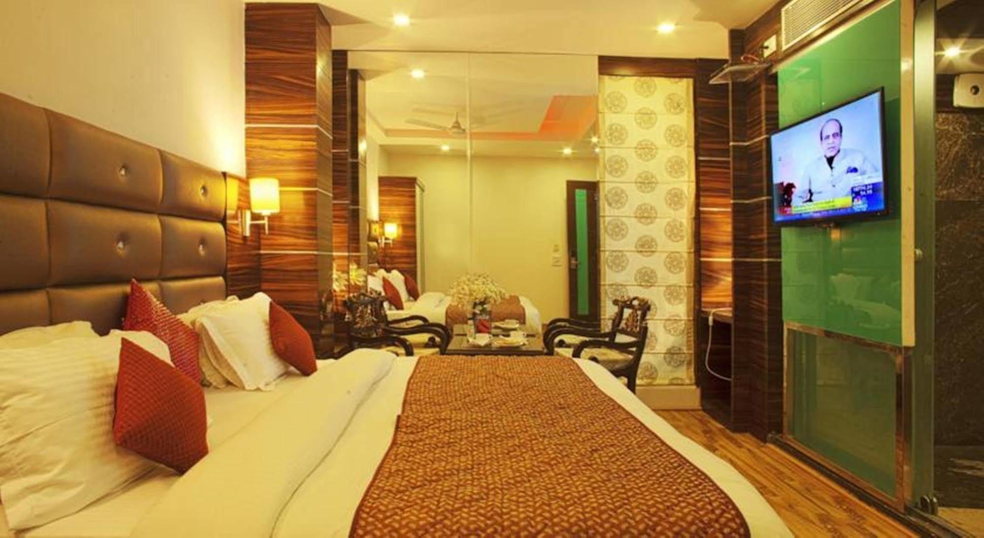 Hotel Delhi 55 -City Center New Delhi Eksteriør billede