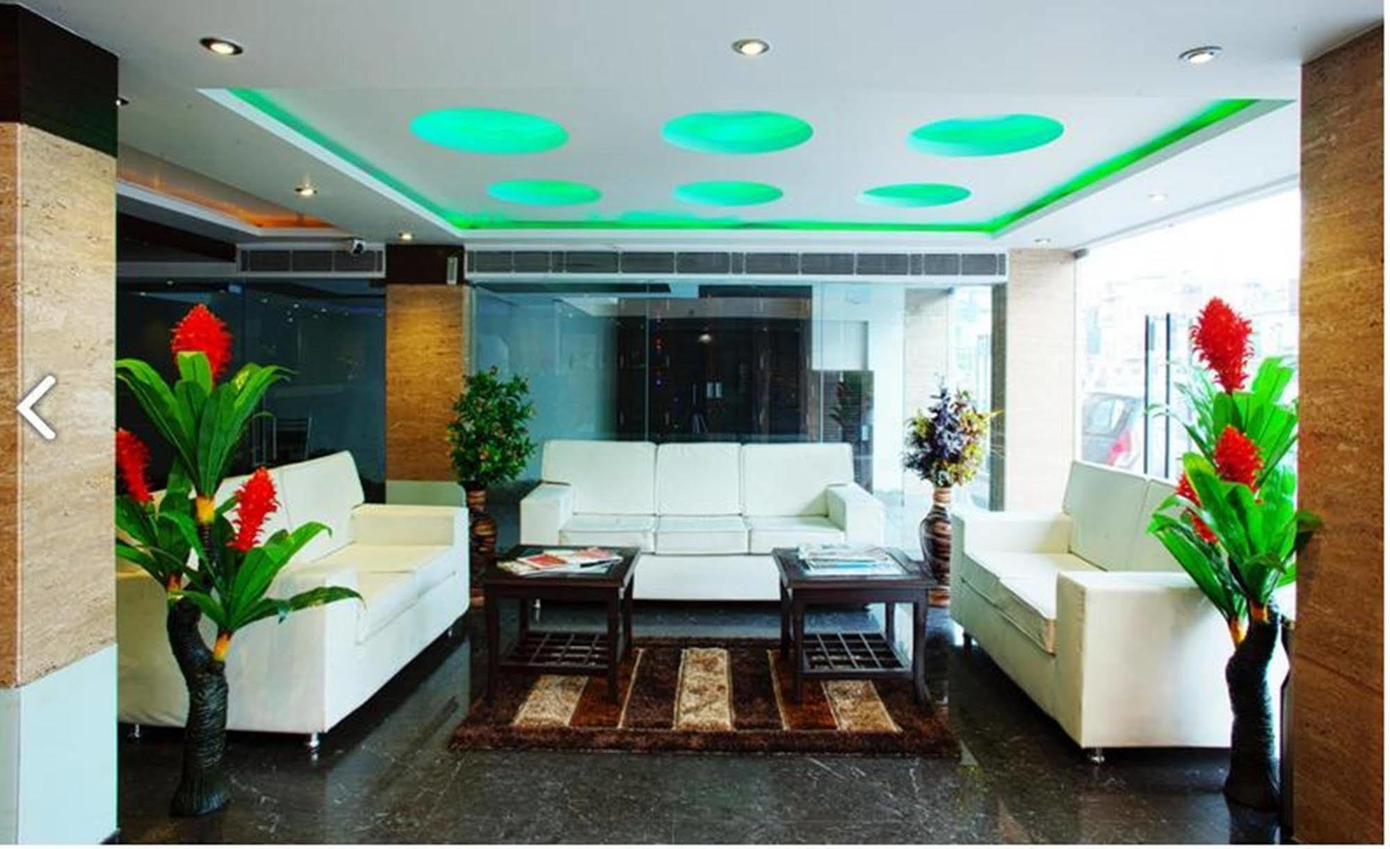 Hotel Delhi 55 -City Center New Delhi Eksteriør billede