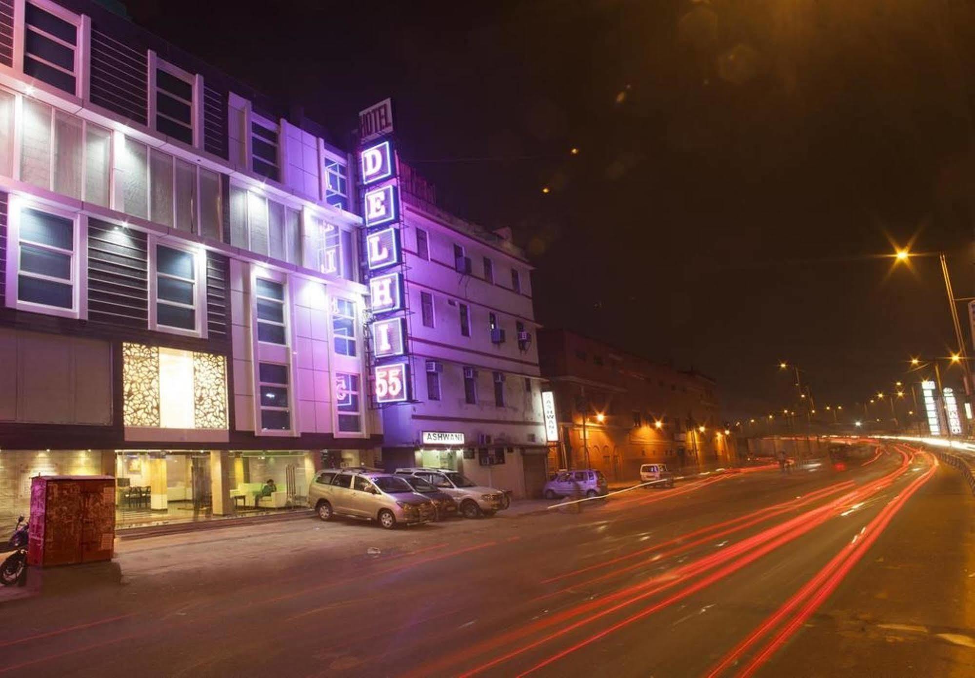 Hotel Delhi 55 -City Center New Delhi Eksteriør billede